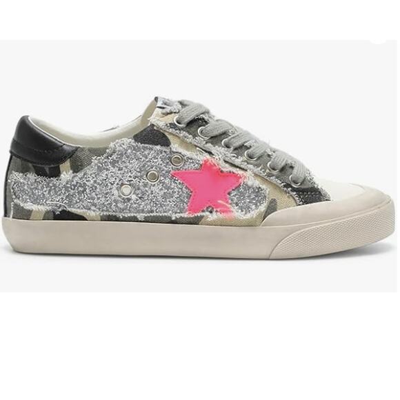 Mi.iM Shoes - Mi.iM Grande Rubber Sole Lace-up Contrast Glitters Star Sneakers, Size 7.5